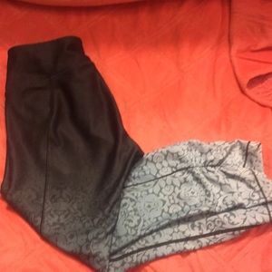 Calia by Carrie Underwood capris